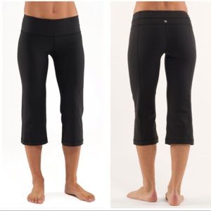 LULULEMON Black Reversible Groove Crop Pants S. 8